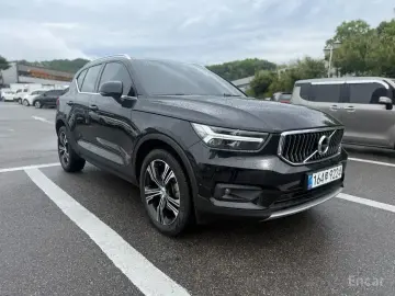 2020 Volvo XC40 с пробегом 61 727 км
