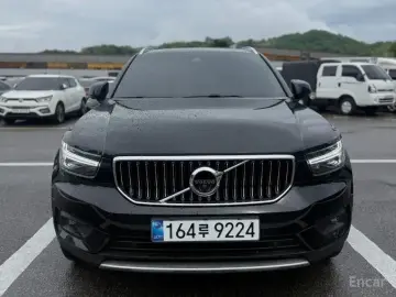 2020 Volvo XC40 с пробегом 61 727 км