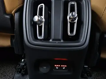 2020 Volvo XC40 с пробегом 56 631 км