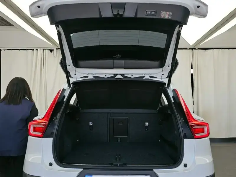 2020 Volvo XC40 с пробегом 56 631 км