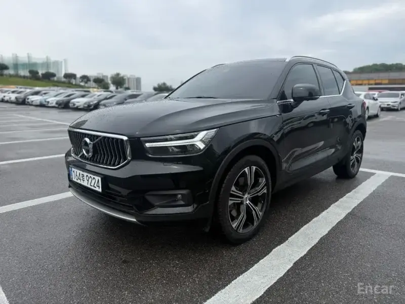 2020 Volvo XC40 с пробегом 61 727 км