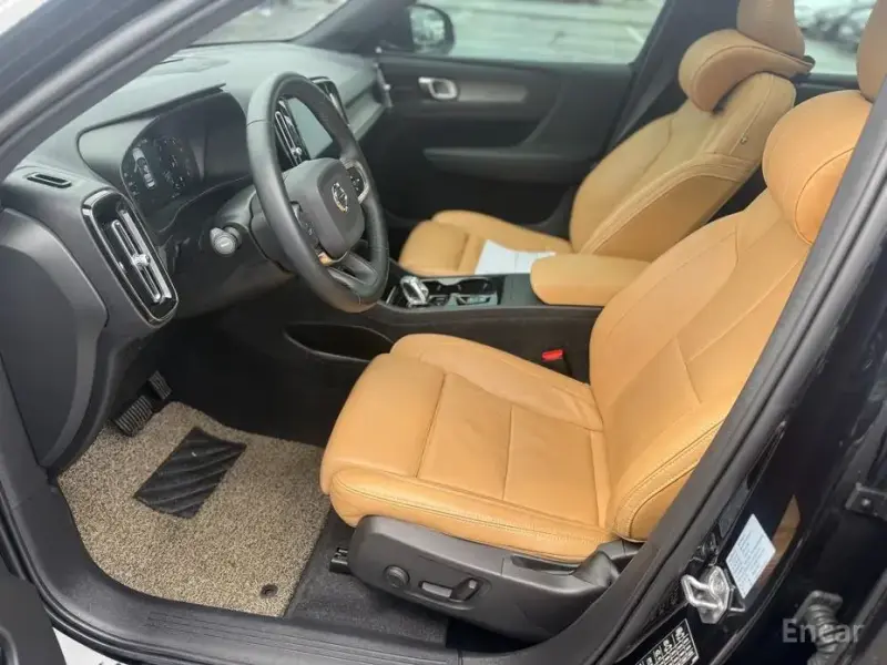 2020 Volvo XC40 с пробегом 61 727 км