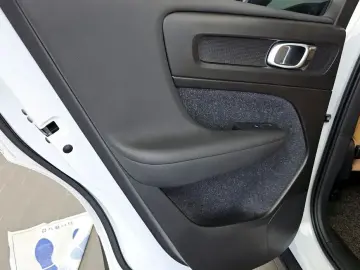 2020 Volvo XC40 с пробегом 56 631 км