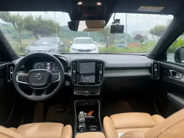 2020 Volvo XC40 с пробегом 61 727 км