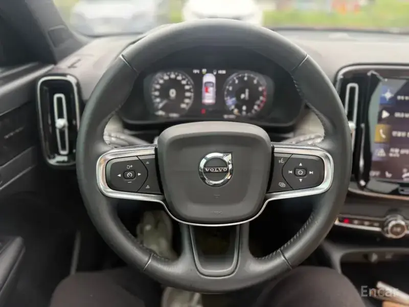 2020 Volvo XC40 с пробегом 61 727 км