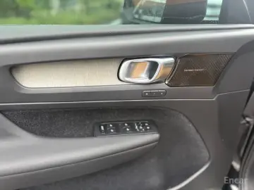 2020 Volvo XC40 с пробегом 61 727 км