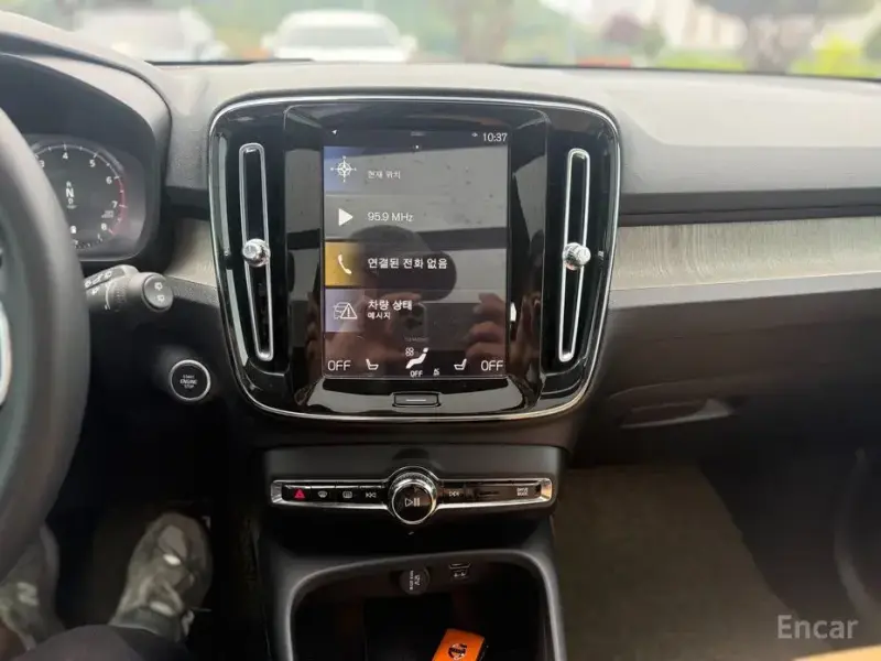 2020 Volvo XC40 с пробегом 61 727 км