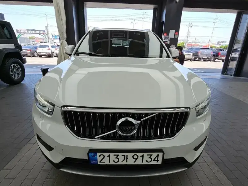 2020 Volvo XC40 с пробегом 56 631 км