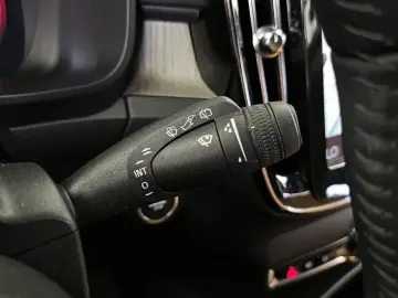 2020 Volvo XC40 с пробегом 56 631 км