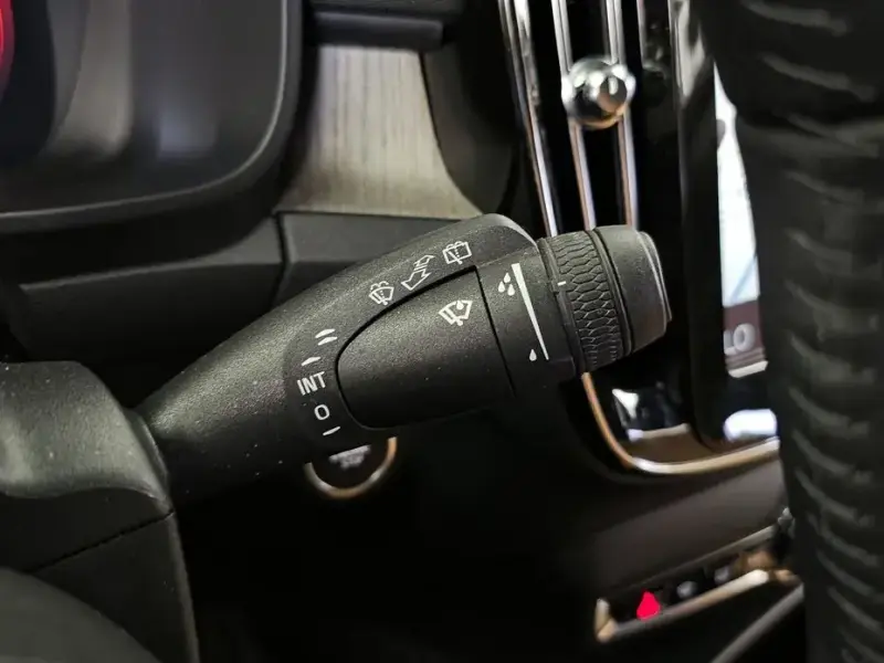2020 Volvo XC40 с пробегом 56 631 км