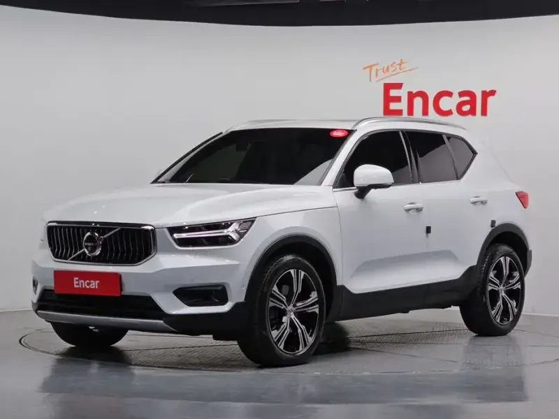 2021 Volvo XC40 с пробегом 31 037 км
