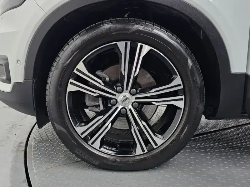 2021 Volvo XC40 с пробегом 31 037 км
