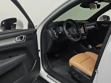 2021 Volvo XC40 с пробегом 31 037 км