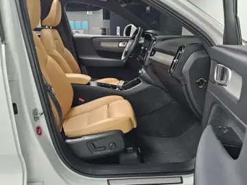 2021 Volvo XC40 с пробегом 31 037 км