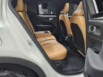 2021 Volvo XC40 с пробегом 31 037 км