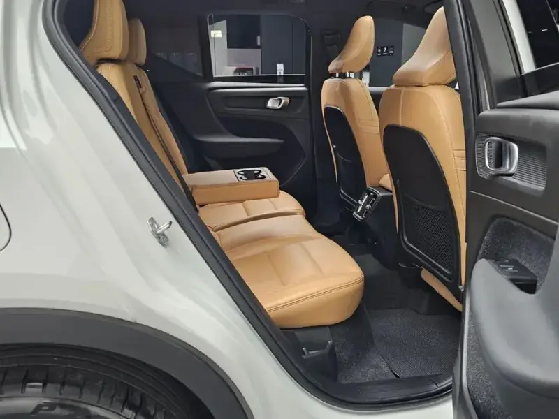 2021 Volvo XC40 с пробегом 31 037 км