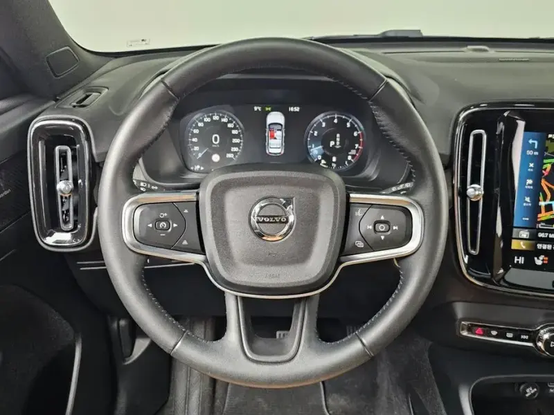 2021 Volvo XC40 с пробегом 31 037 км