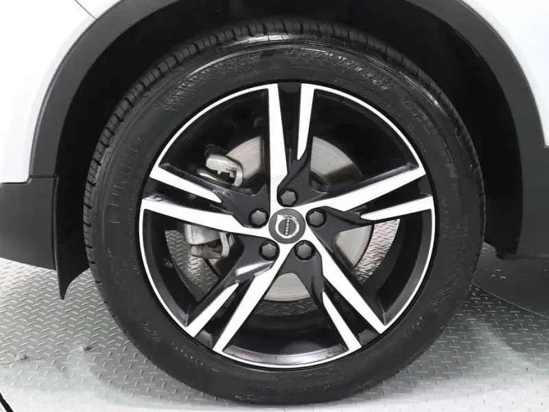 2020 Volvo XC40 с пробегом 40 117 км