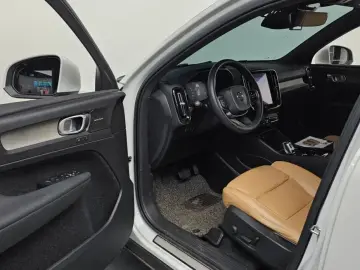 2019 Volvo XC40 с пробегом 25 367 км