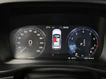 2020 Volvo XC40 с пробегом 81 210 км