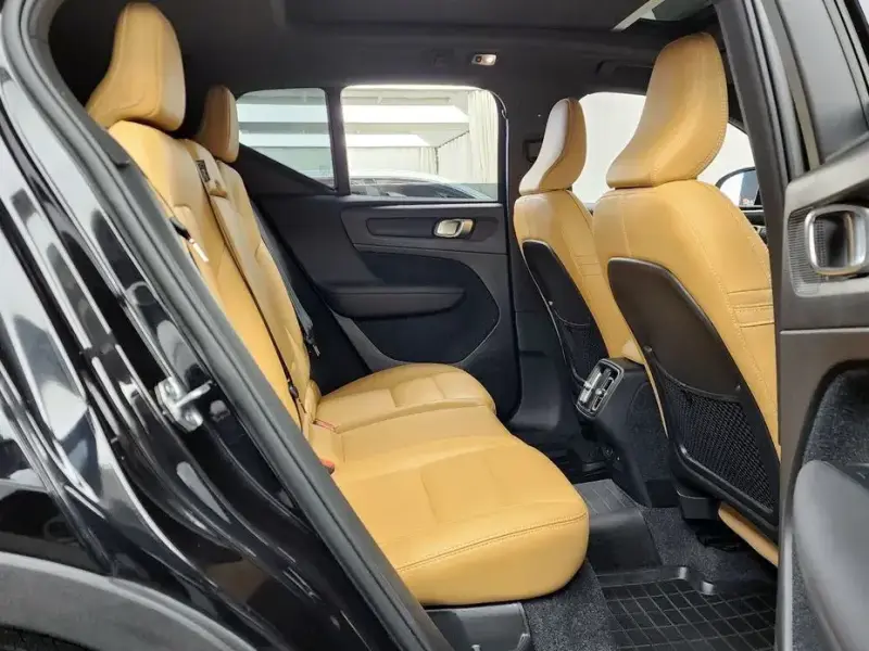 2020 Volvo XC40 с пробегом 81 210 км