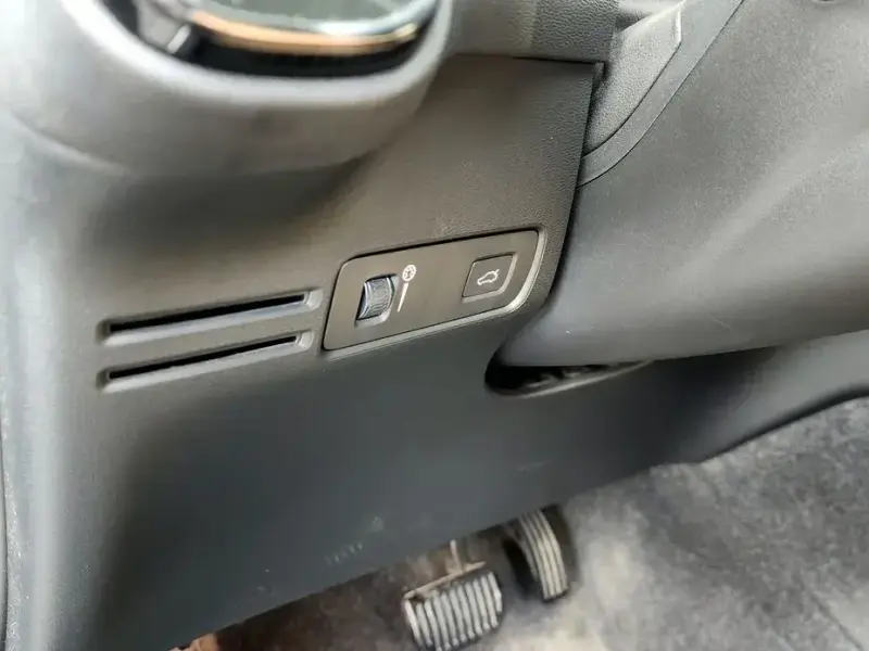 2020 Volvo XC40 с пробегом 81 210 км