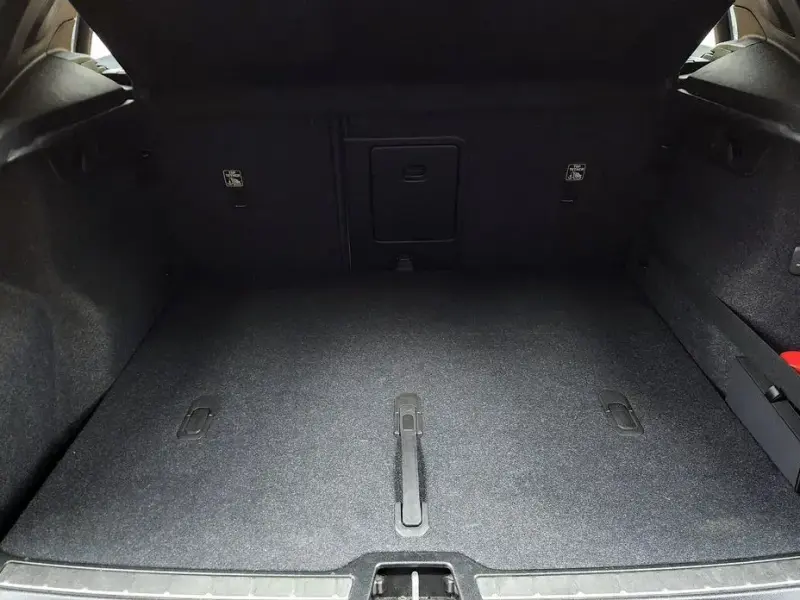 2020 Volvo XC40 с пробегом 81 210 км