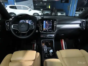 2021 Volvo XC40 с пробегом 31 743 км