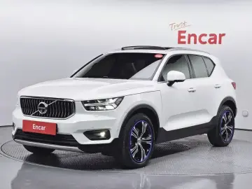 2021 Volvo XC40 с пробегом 32 099 км