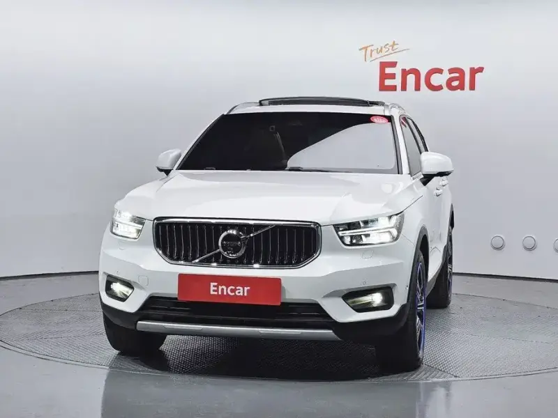 2021 Volvo XC40 с пробегом 32 099 км