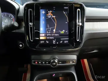2021 Volvo XC40 с пробегом 31 743 км