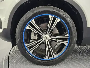 2021 Volvo XC40 с пробегом 32 099 км