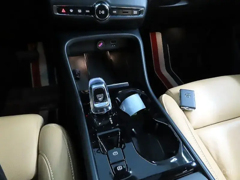 2021 Volvo XC40 с пробегом 31 743 км