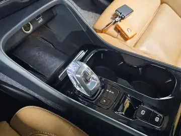 2021 Volvo XC40 с пробегом 32 099 км