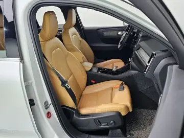 2021 Volvo XC40 с пробегом 32 099 км