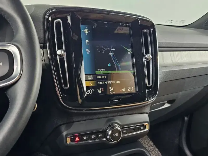 2021 Volvo XC40 с пробегом 32 099 км