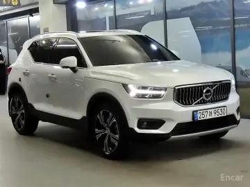 2022 Volvo XC40 с пробегом 36 816 км