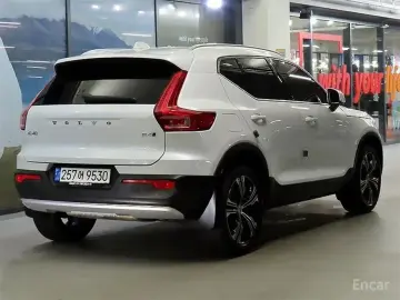 2022 Volvo XC40 с пробегом 36 816 км