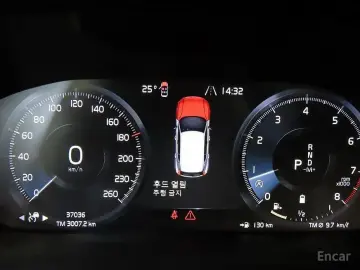 2022 Volvo XC40 с пробегом 36 816 км