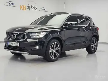2022 Volvo XC40 с пробегом 48 909 км