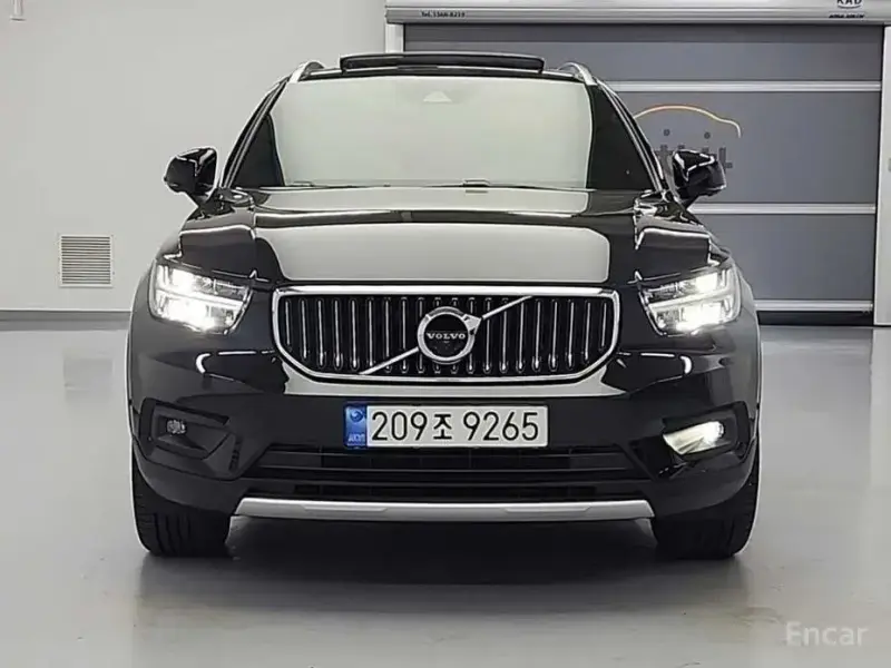 2022 Volvo XC40 с пробегом 48 909 км