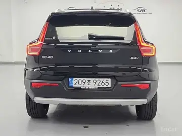 2022 Volvo XC40 с пробегом 48 909 км