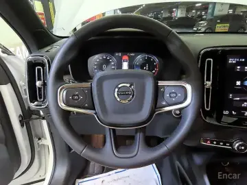 2022 Volvo XC40 с пробегом 36 816 км