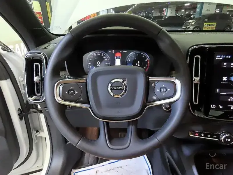 2022 Volvo XC40 с пробегом 36 816 км