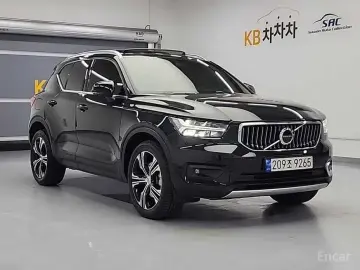 2022 Volvo XC40 с пробегом 48 909 км