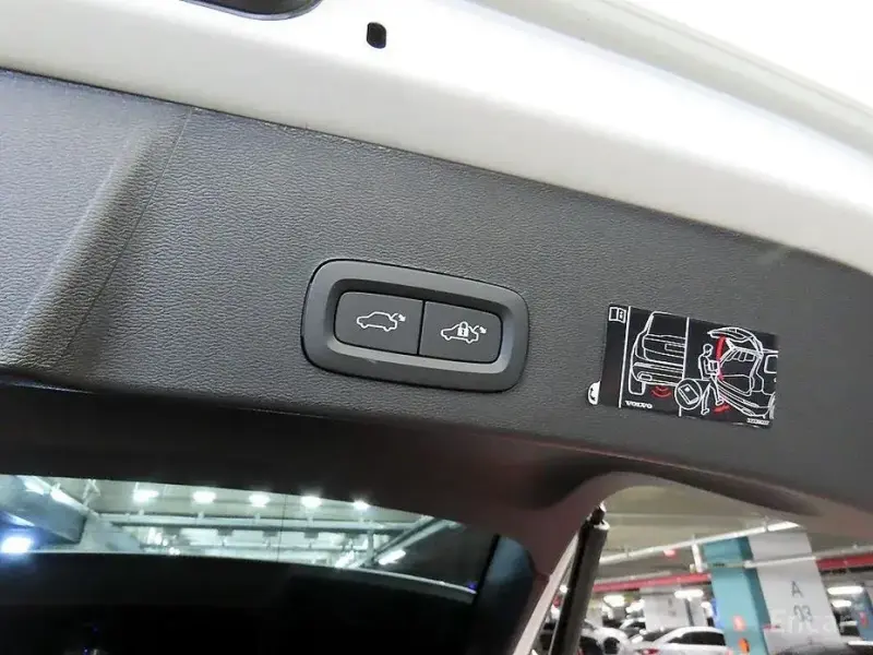 2022 Volvo XC40 с пробегом 36 816 км