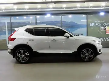 2022 Volvo XC40 с пробегом 36 816 км