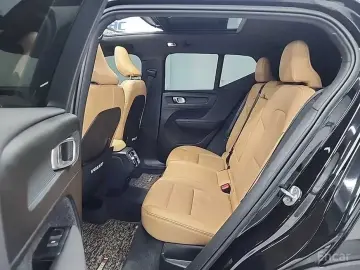 2022 Volvo XC40 с пробегом 48 909 км