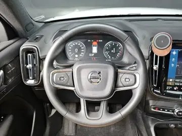 2019 Volvo XC40 с пробегом 38 751 км