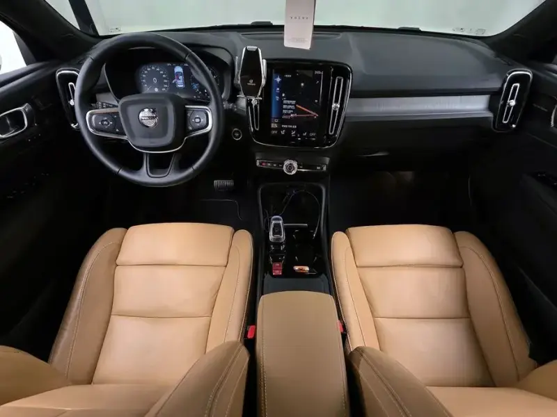 2021 Volvo XC40 с пробегом 7 518 км